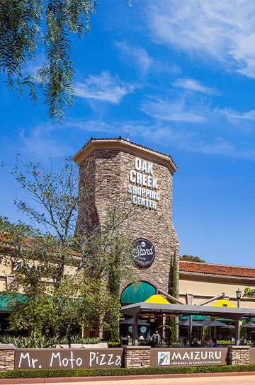 Oak Creek Shopping Center Exterior